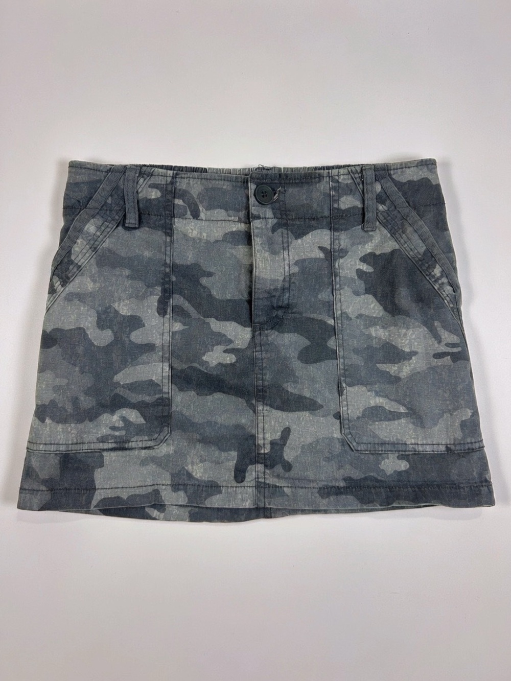 Wild Fable Gray Camo Denim Mini Skirt Size Small Elastic Back Casual Utility - Picture 1 of 7